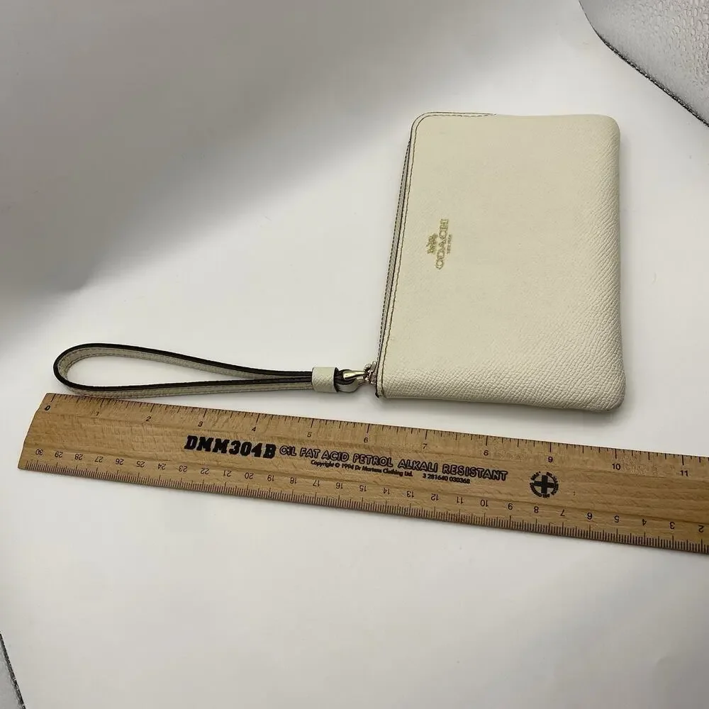 COACH Crossgrain Leather Corner Zip Wristlet Wallet Chalk F58032 MSRP $75